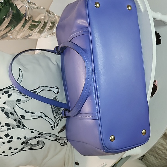 Coach women's beautiful purse 10inches long and 16 inches wide - Picture 7 of 11